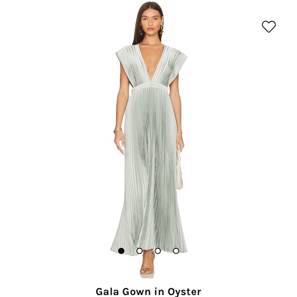 Worn once. 10/10 condition. $550 OBO. - Picture 1 of 3